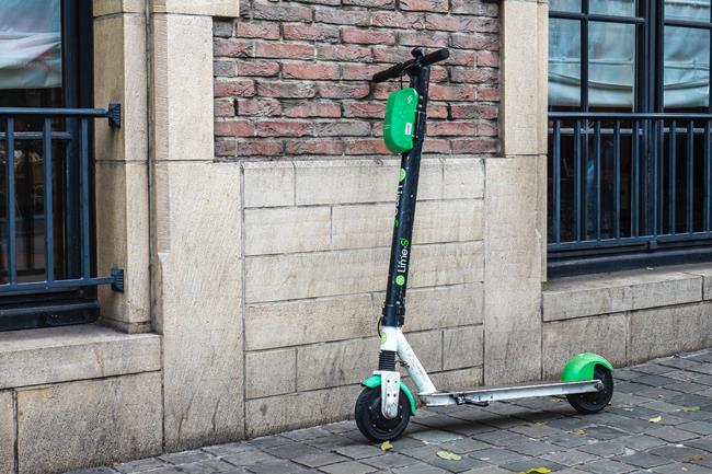 Hulajnogi elektryczne można coraz częściej spotkać na polskich ulicach.