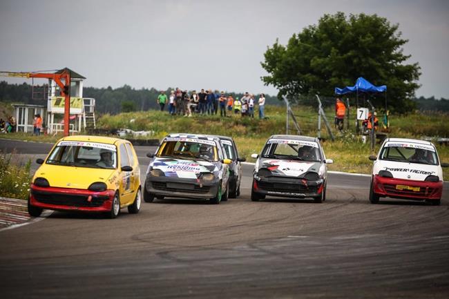 Kierowcy dali prawdziwy pokaz umiejętności. (Zdjęcie: Rallycross Polska)