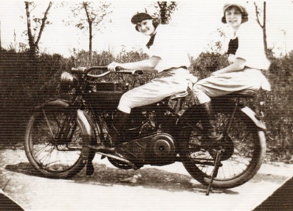 historia opon motocyklowych